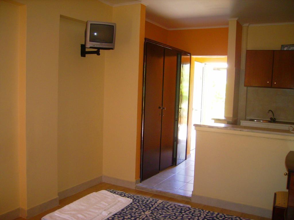 Aggelos Family Hotel Moraitika Exterior foto
